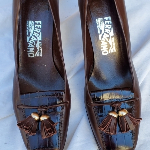 Salvatore Ferragamo fringe pumps 8 - Picture 2 of 12